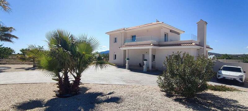 4 bedroom Villa for sale