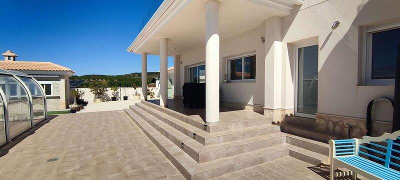 4 bedroom Villa for sale