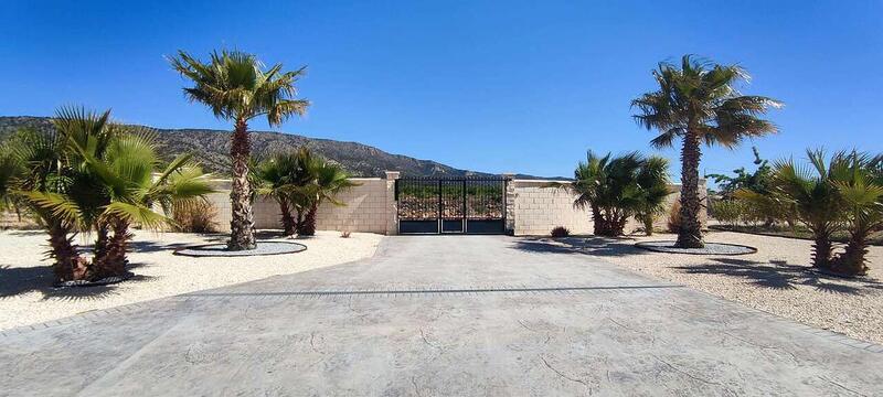 4 bedroom Villa for sale