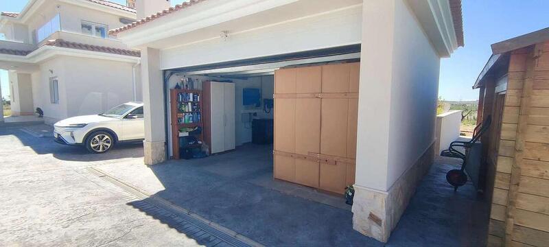 4 bedroom Villa for sale