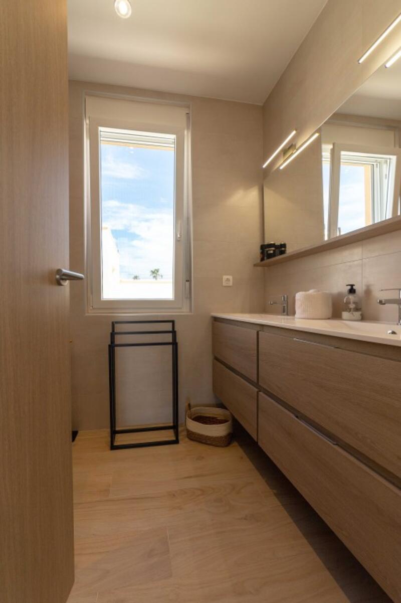 4 Cuarto Villa en venta