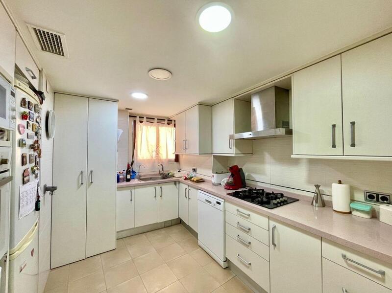 3 bedroom Apartment for sale