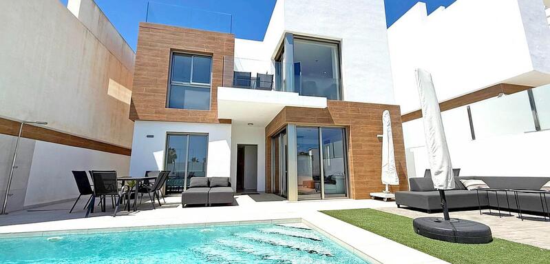 Villa til salgs i Orihuela Costa, Alicante