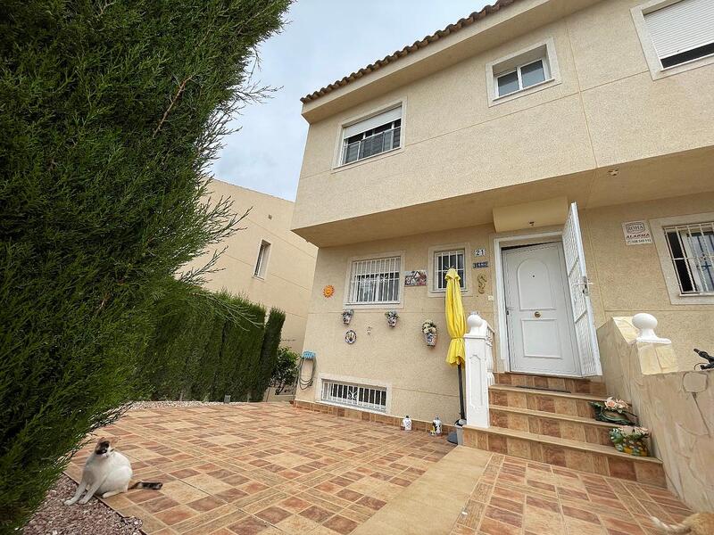 Radhus till salu i Benijófar, Alicante