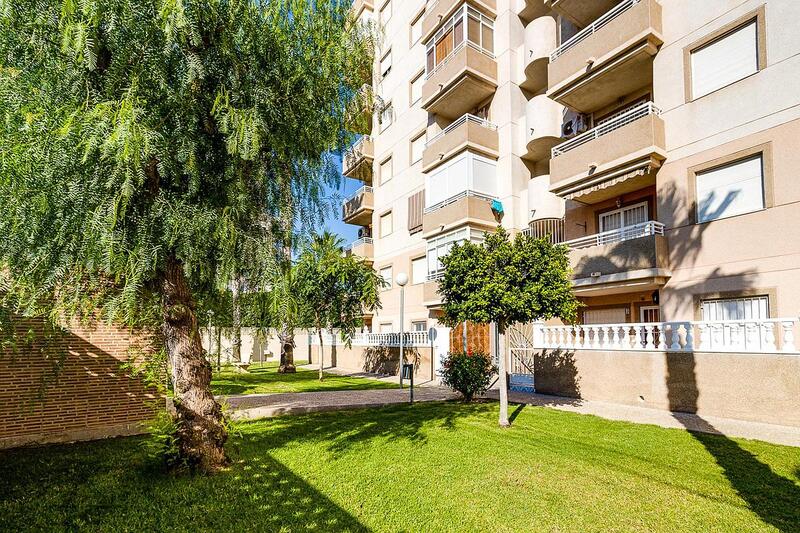 квартира продается в Torrevieja, Alicante