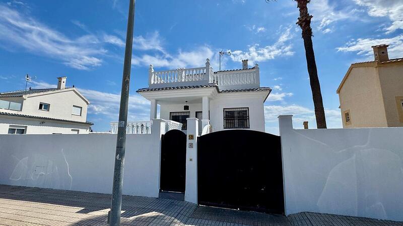 4 Cuarto Villa en venta