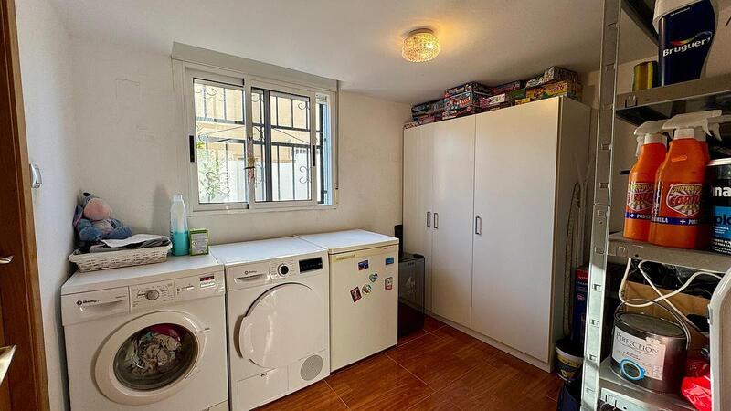 4 Cuarto Villa en venta