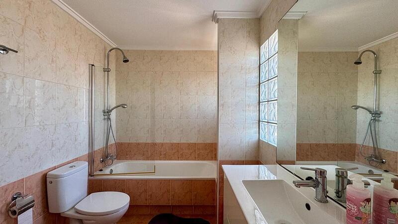 4 Cuarto Villa en venta