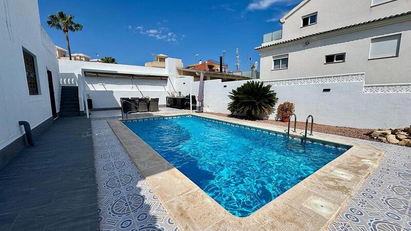 4 Cuarto Villa en venta