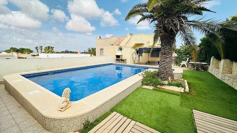 Townhouse for sale in Orihuela, Alicante