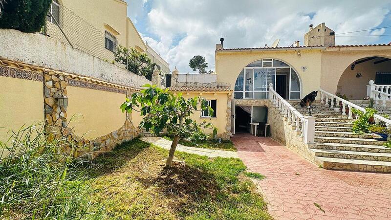 2 спальная комната городская тюрьма продается