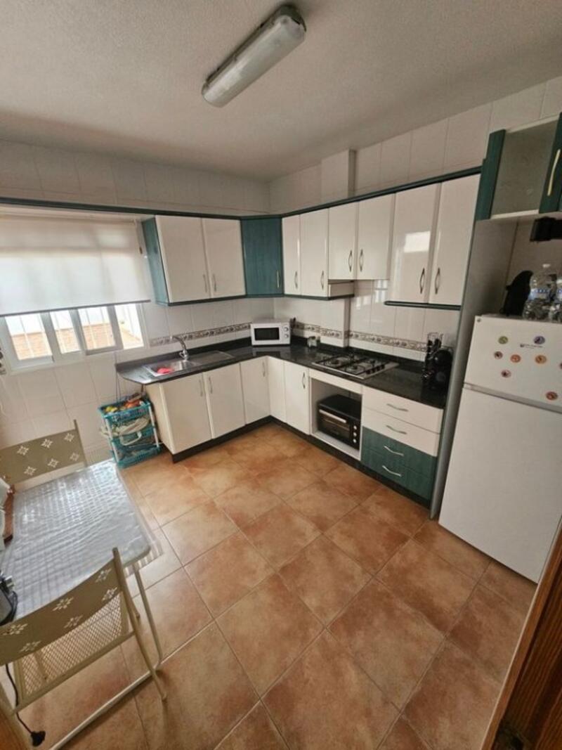5 bedroom Townhouse for sale