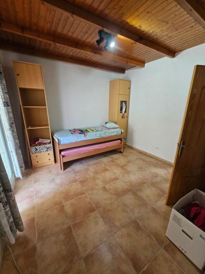 5 bedroom Townhouse for sale