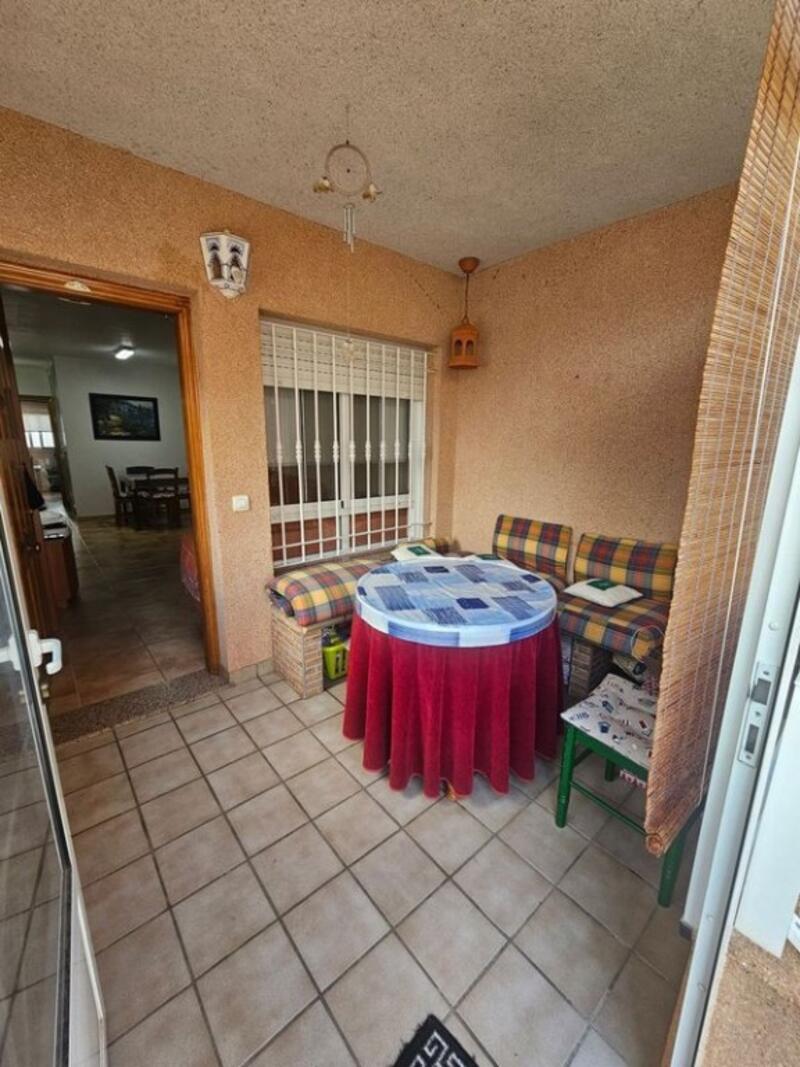 5 bedroom Townhouse for sale