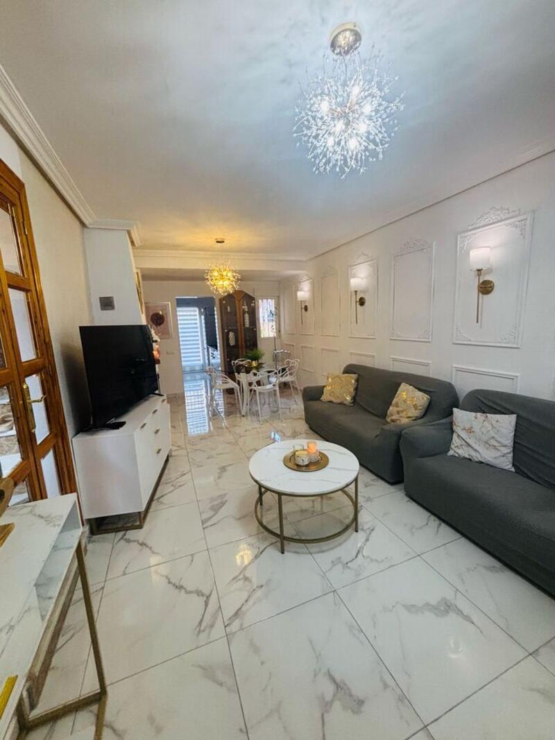 3 bedroom Townhouse for sale