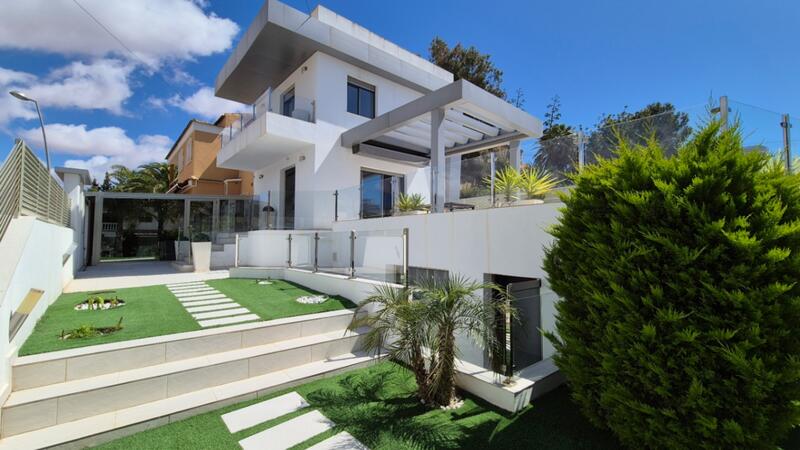 Villa à vendre dans Torrevieja, Alicante