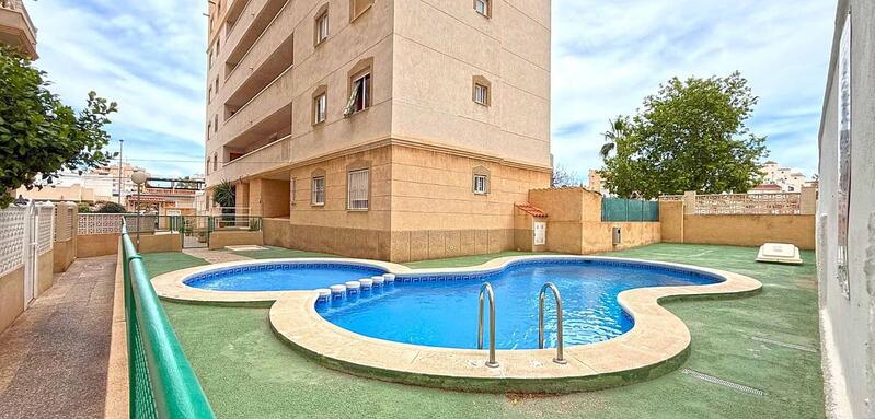 Leilighet til salgs i Torrevieja, Alicante