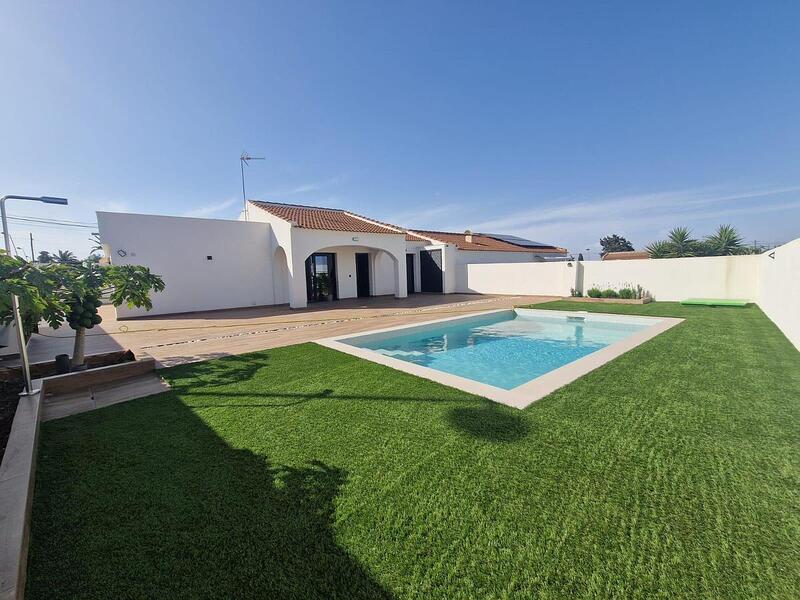 Lantställe till salu i Torrevieja, Alicante