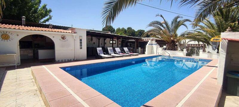 Villa en venta en Sax, Alicante
