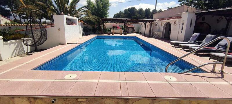 4 Cuarto Villa en venta