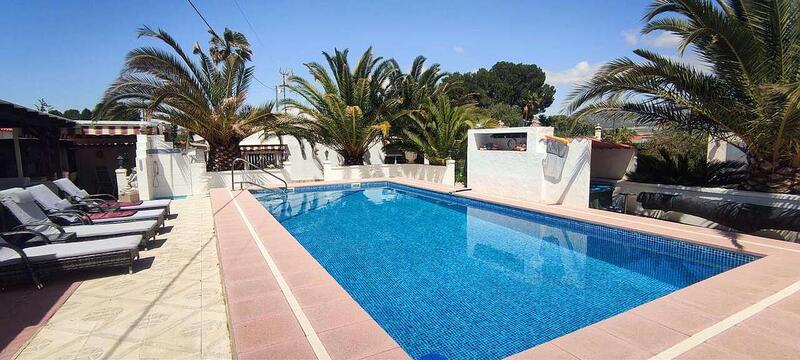 4 Cuarto Villa en venta