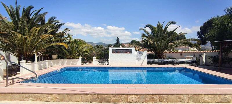 4 Cuarto Villa en venta