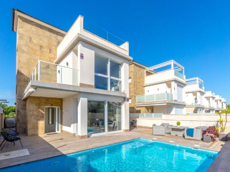 Villa til salg i Torrevieja, Alicante