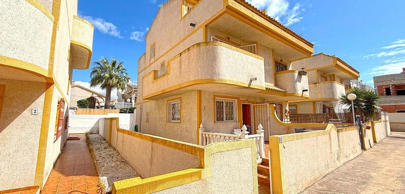 Townhouse for sale in Orihuela Costa, Alicante