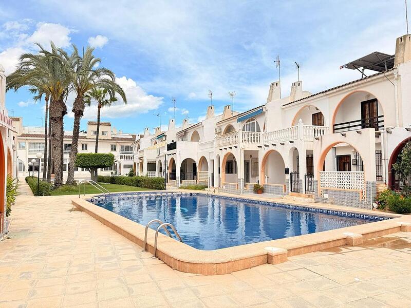 Maison de Ville à vendre dans Torrevieja, Alicante