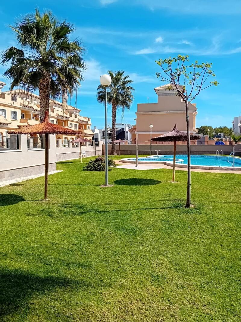 Radhus till salu i Orihuela Costa, Alicante
