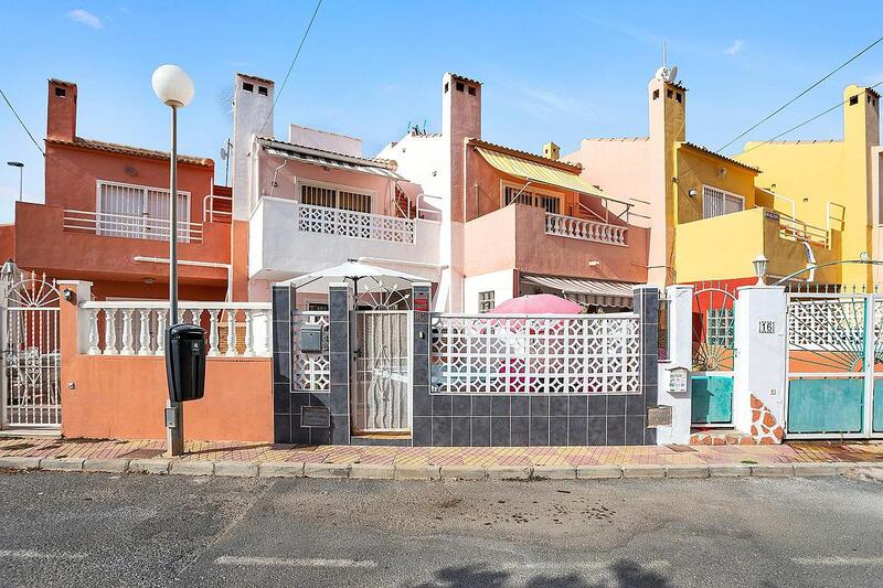 Townhouse for sale in Torrevieja, Alicante