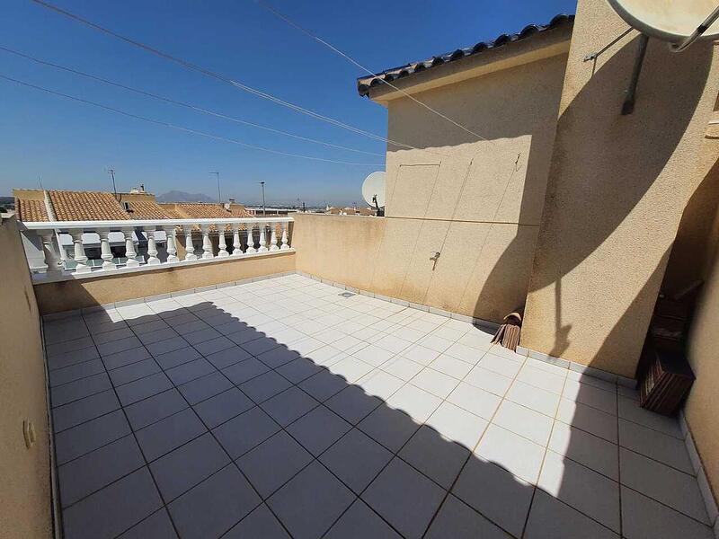 4 slaapkamer Gezinswoning Te koop