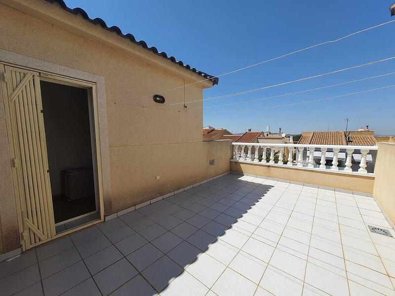 4 slaapkamer Gezinswoning Te koop
