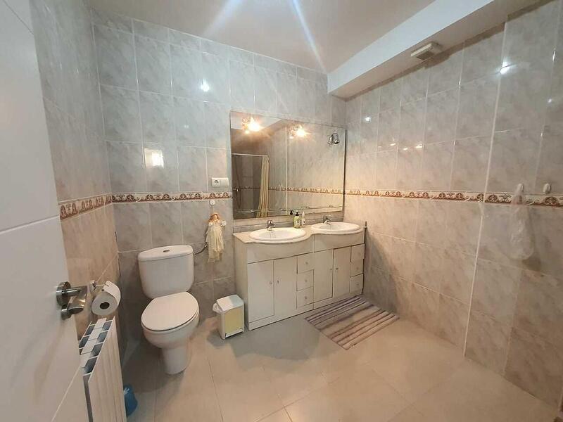 4 slaapkamer Gezinswoning Te koop