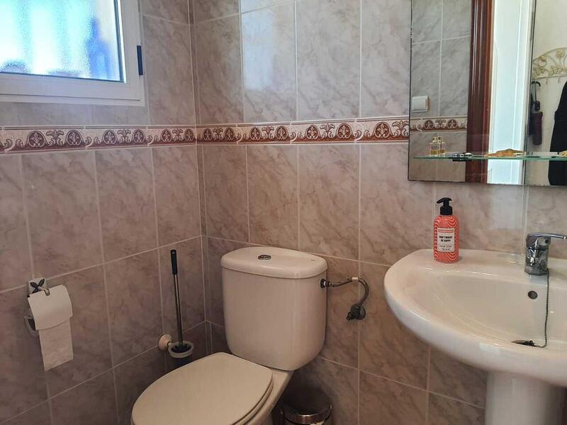 4 slaapkamer Gezinswoning Te koop