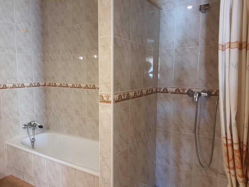 4 slaapkamer Gezinswoning Te koop