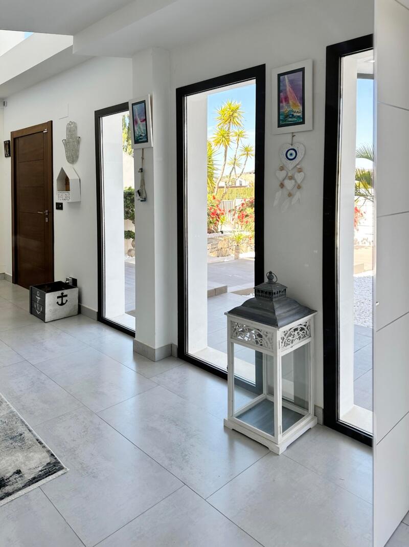 5 bedroom Villa for sale