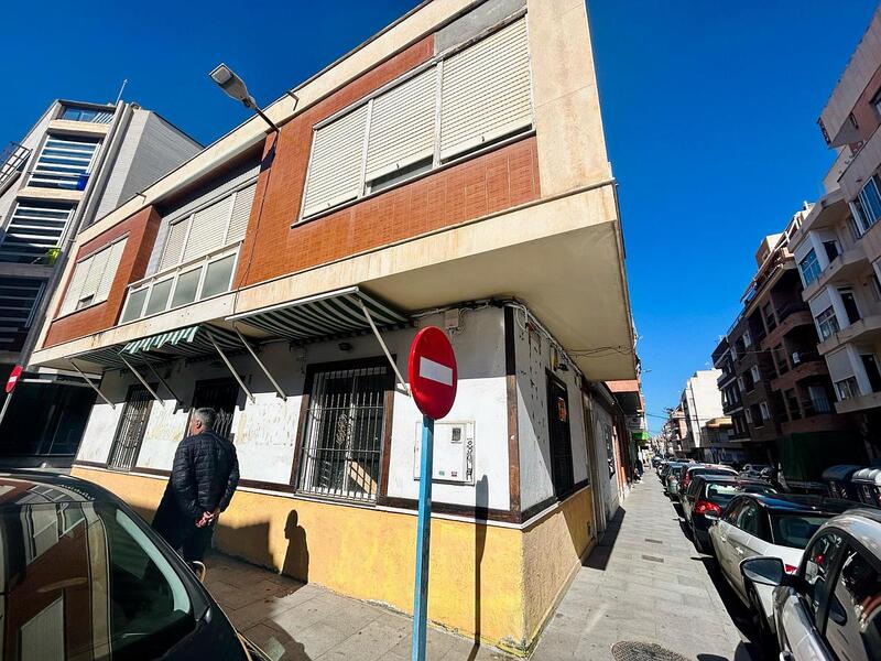 Villa en venta en Torrevieja, Alicante