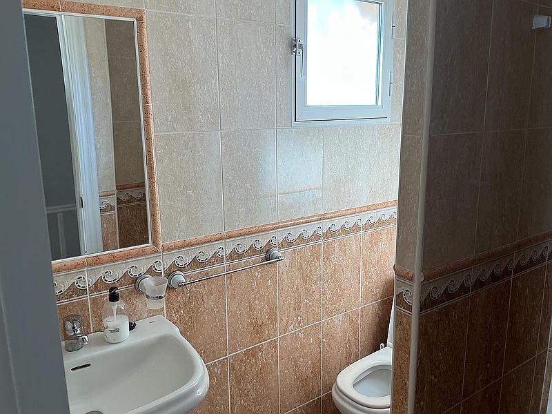 3 спальная комната городская тюрьма продается
