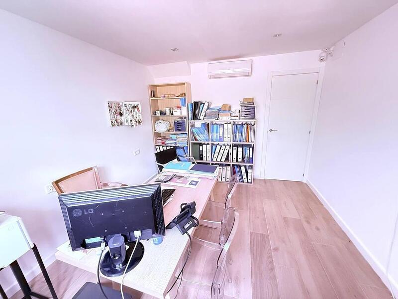3 slaapkamer Gezinswoning Te koop