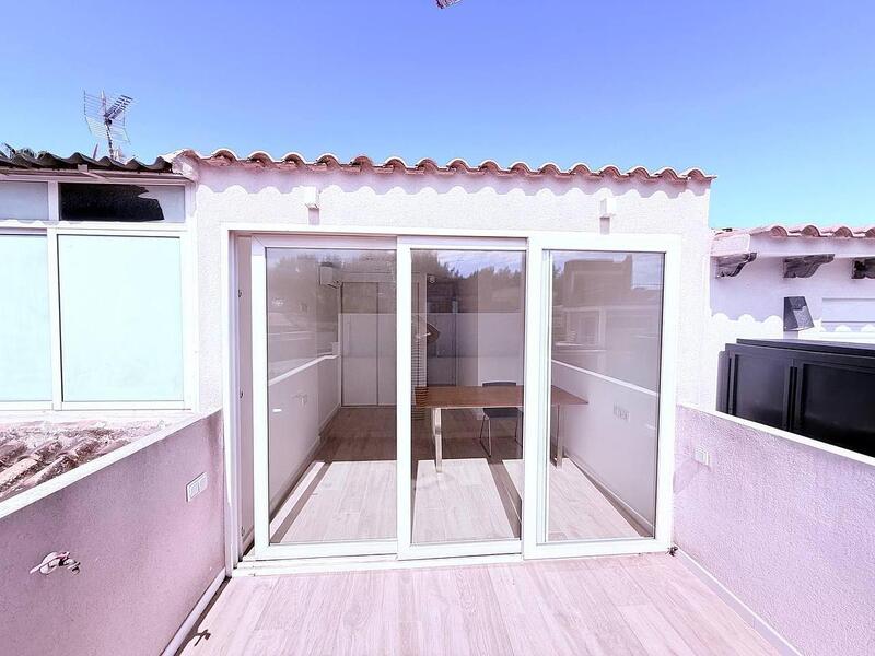 3 slaapkamer Gezinswoning Te koop
