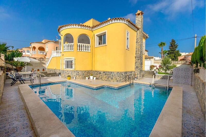 Villa til salg i Orihuela Costa, Alicante