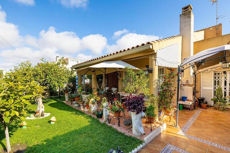 Villa til salg i Torrevieja, Alicante