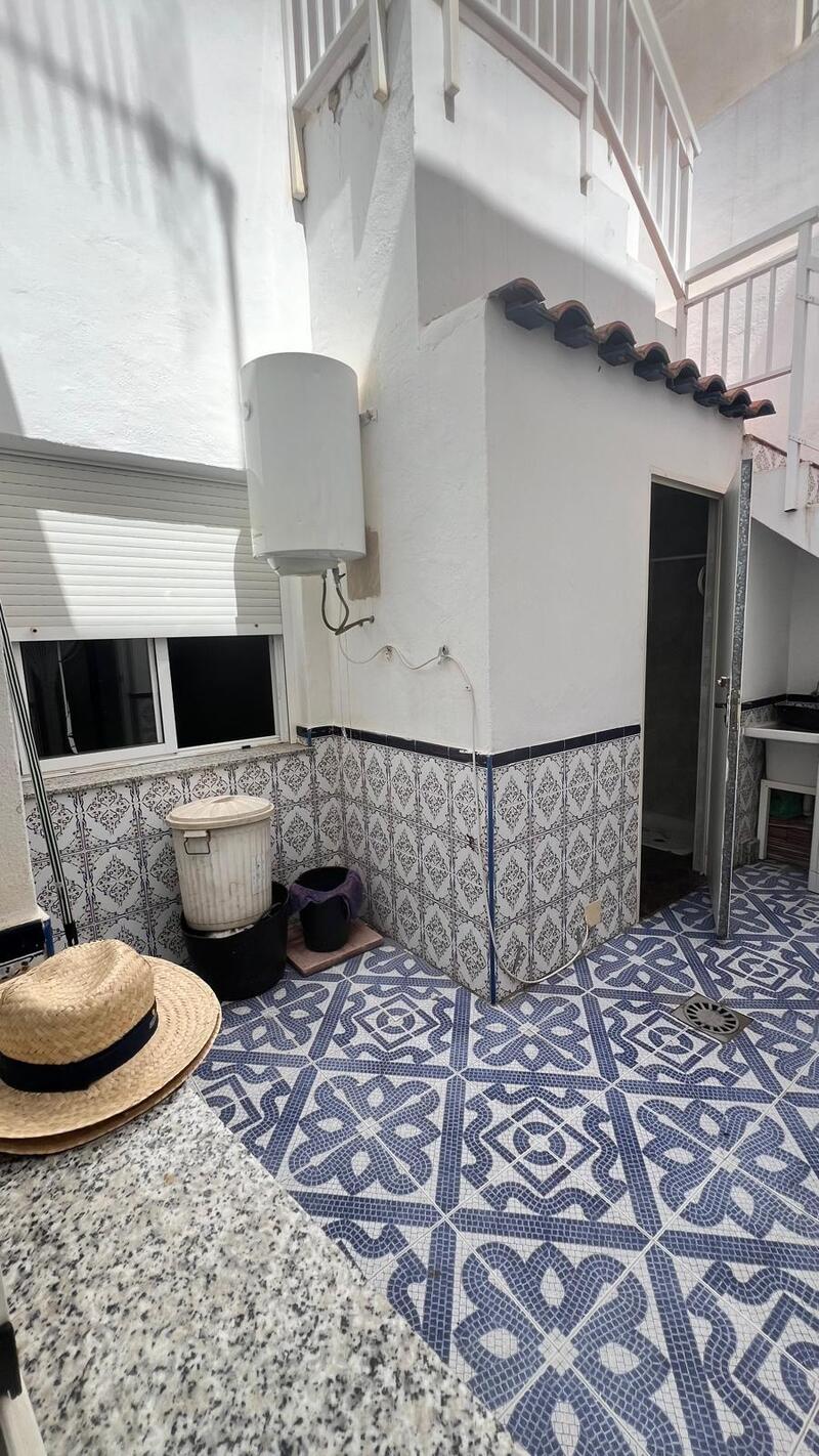 4 bedroom Townhouse for sale