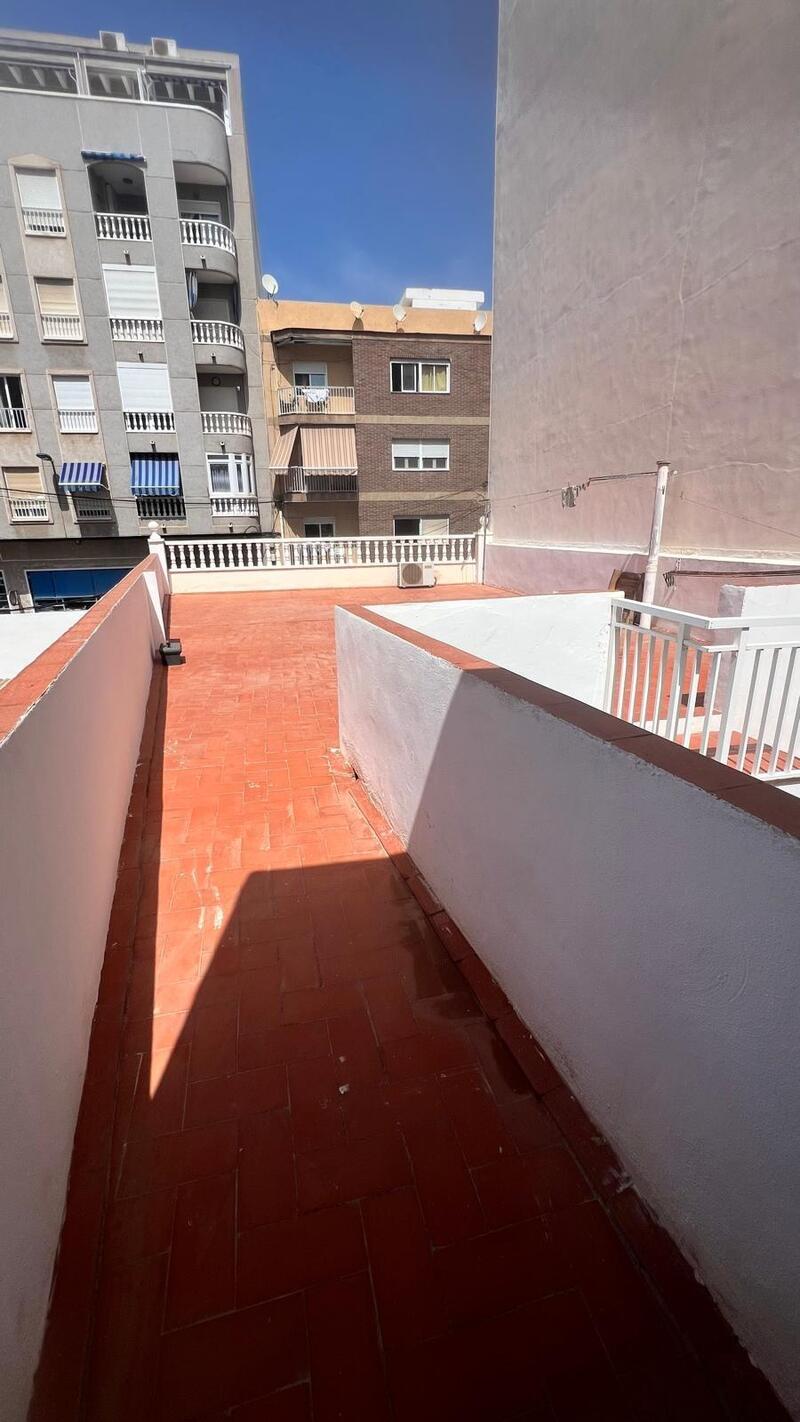 4 bedroom Townhouse for sale