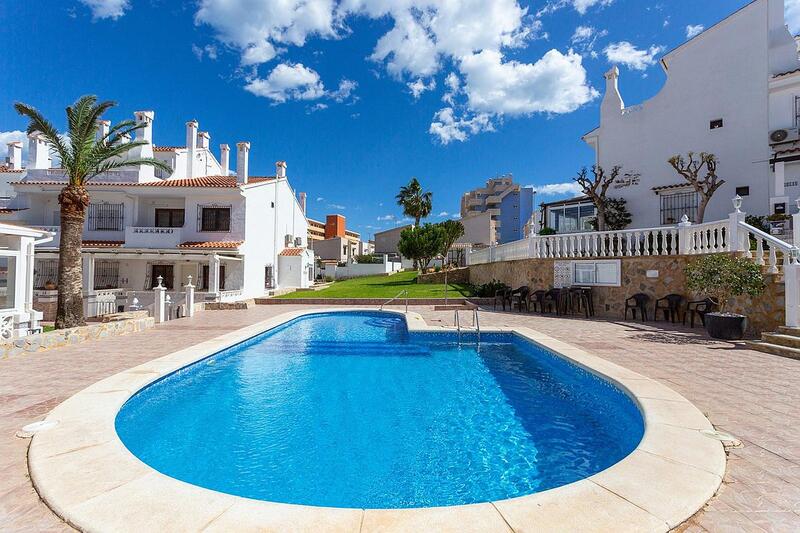 Radhus till salu i La Mata, Alicante