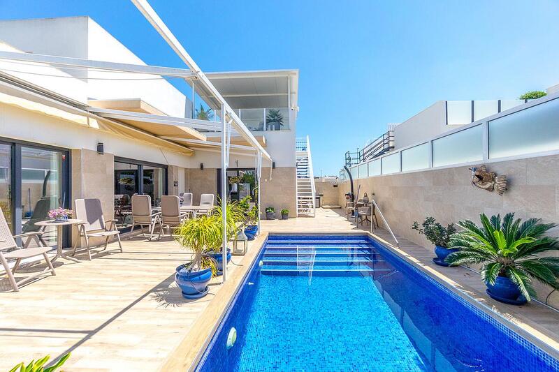 Villa for sale in Daya Nueva, Alicante