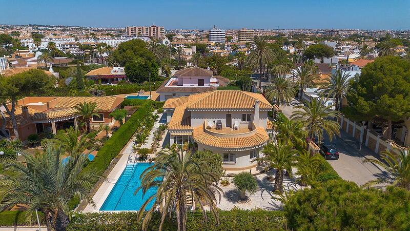 6 chambre Villa à vendre