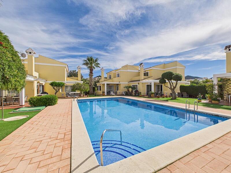 4 Cuarto Villa en venta