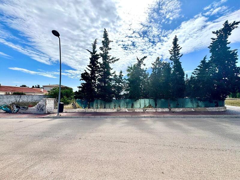 Grundstück zu verkaufen in Torrevieja, Alicante